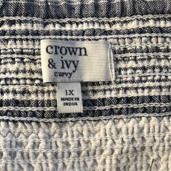 Crown & Ivy Size 1X Elastic smocked waistband navy/white striped wide leg pants - Picture 4 of 5